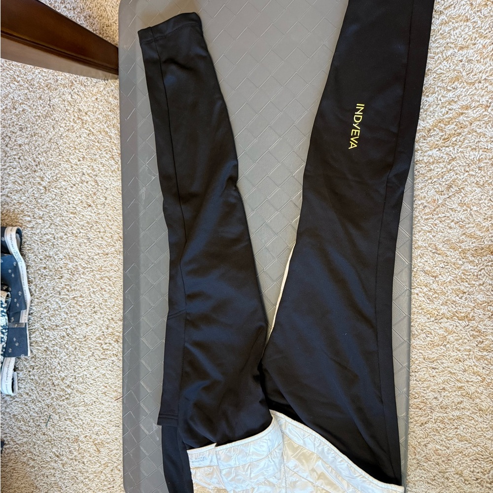Indyeva Quilted down Panel Performance Leggings in Black and White - Picture 4 of 5